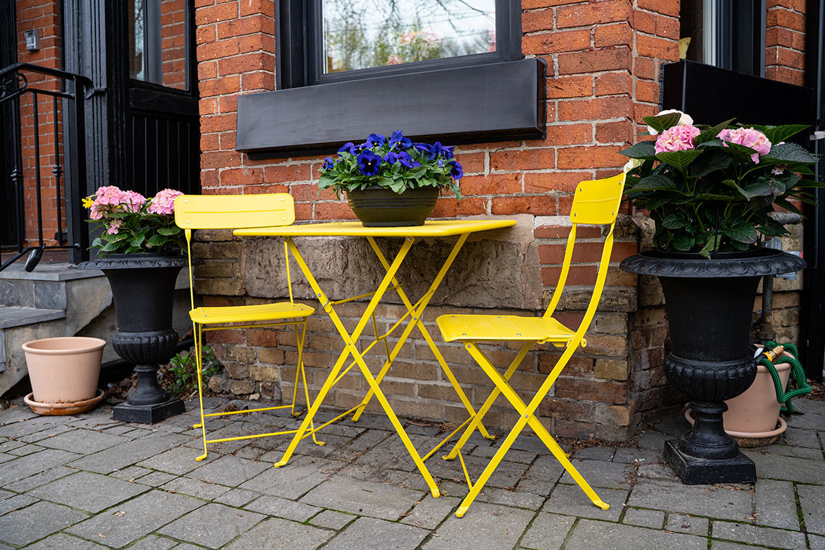 Garden gadgets: colourful seating