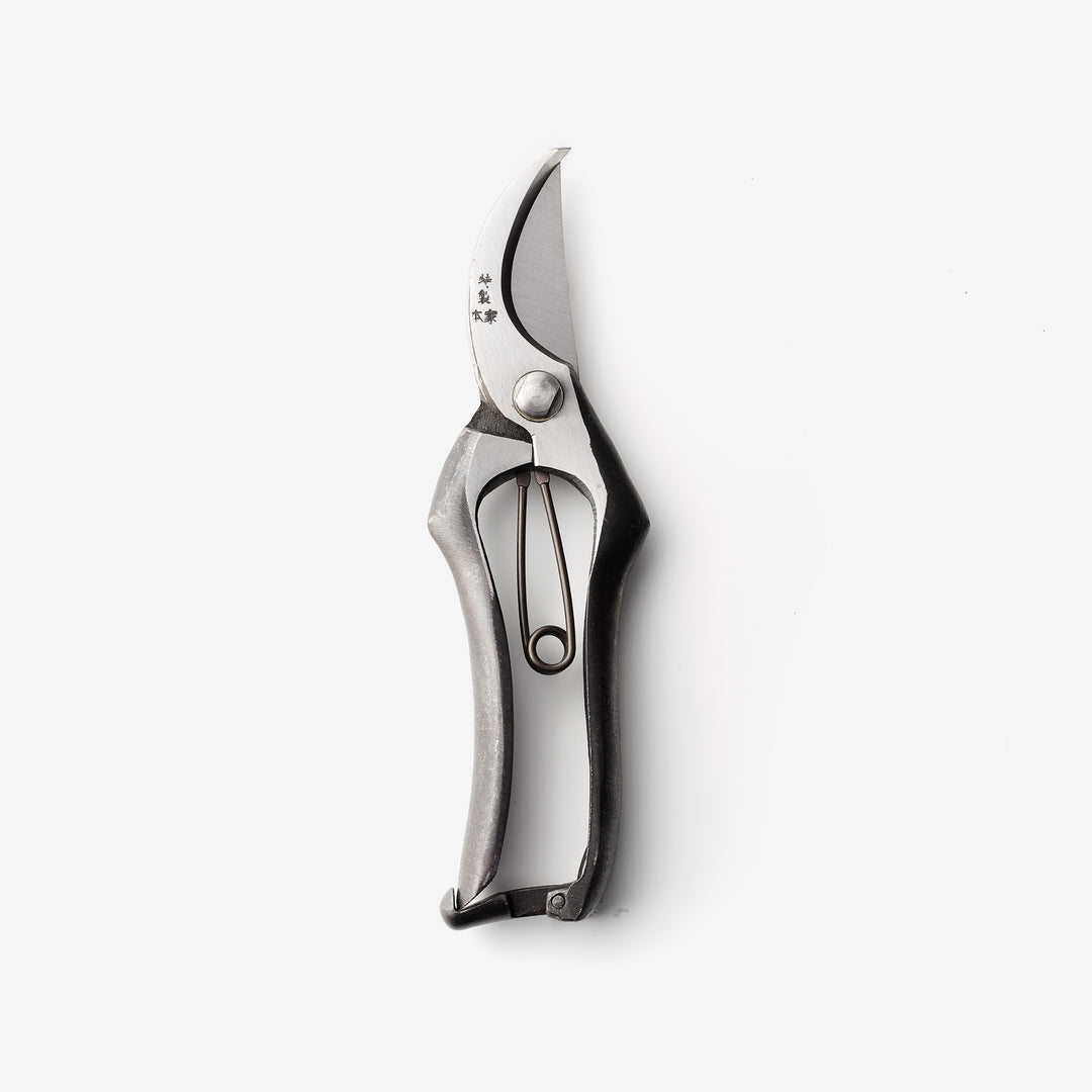 Genus Japanese Secateurs with silver Japanese writing