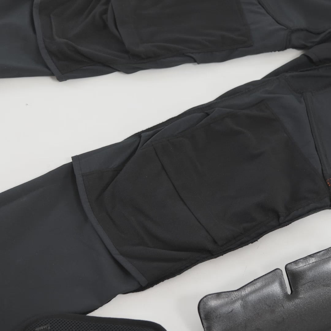 Video showing the Genus Men's Gardening Propants pockets